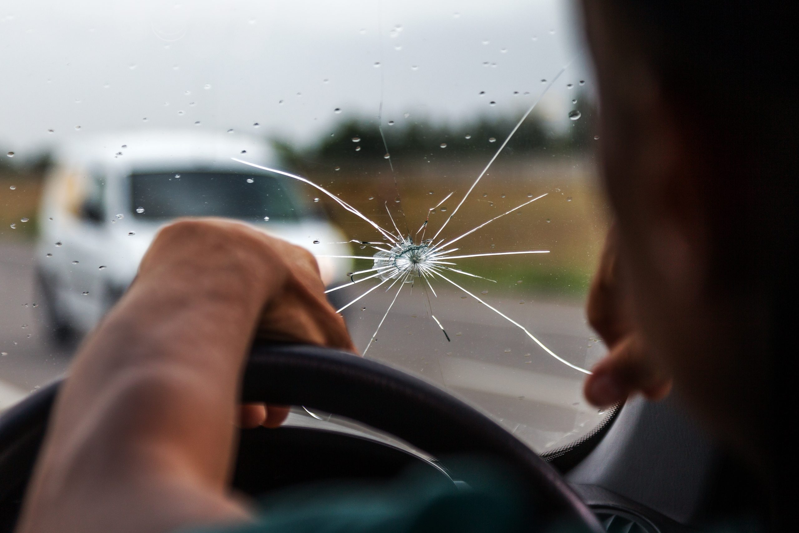 Is it illegal to drive with a cracked windscreen in NSW?